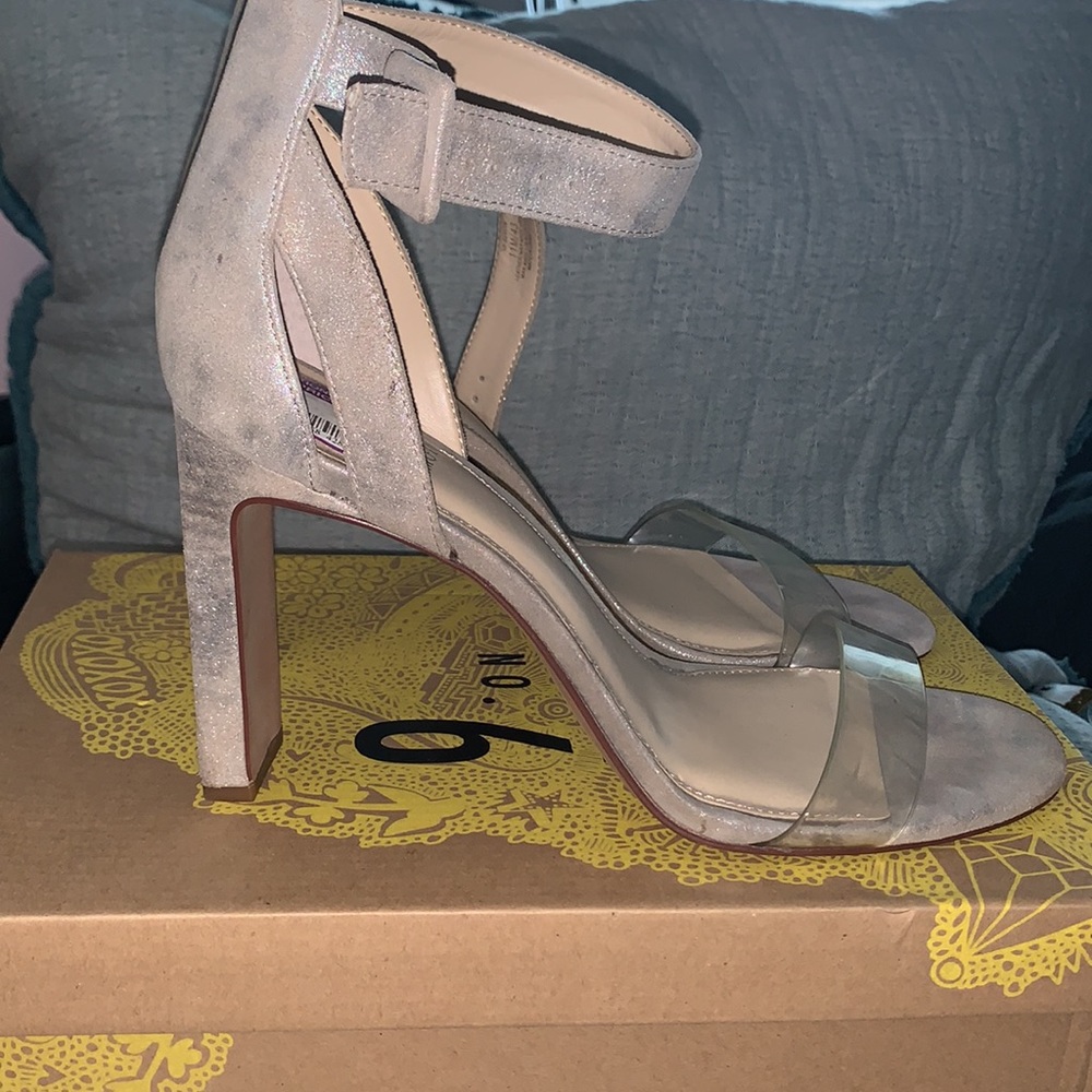 Vince Camuto heels size 11